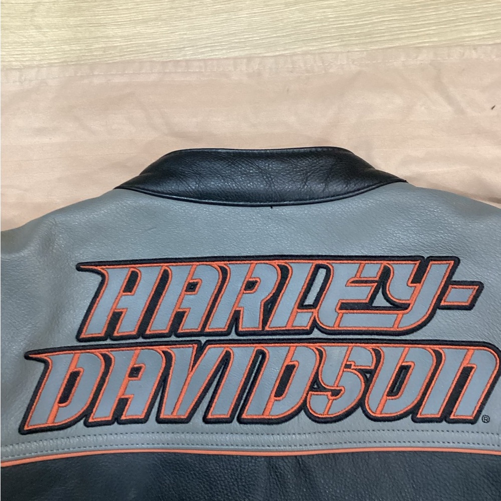 Harley-Davidson Men’s Black & Gray Leather Motorcycle Jacket - Picture 10 of 12